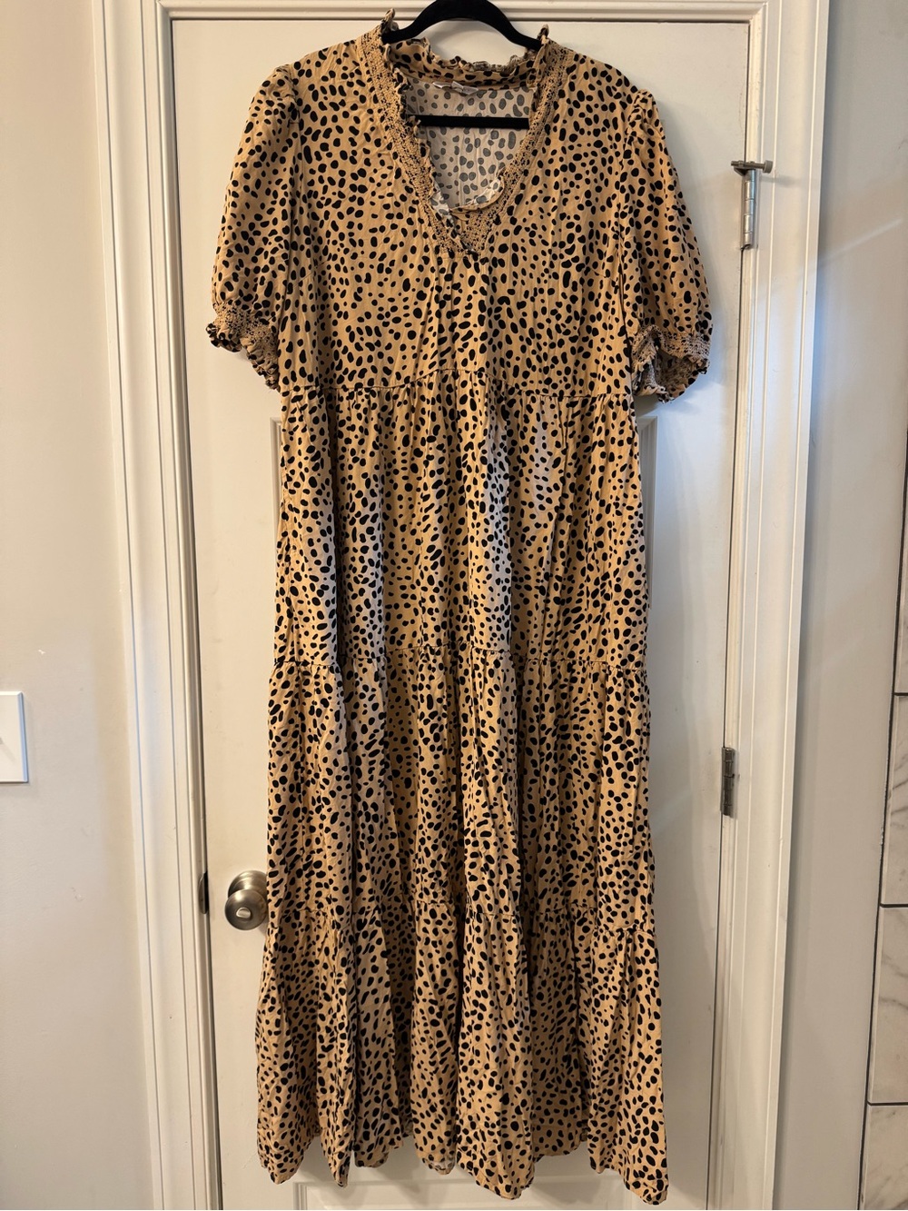 Crown & Ivy Leopard Print Maxi Dress | Short Sleeve Tiered Boho Dress | Size: XL